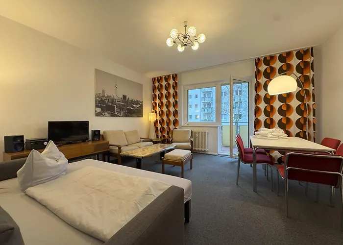 M M Central Vintage Family, Handwerker und Monteure Apartments