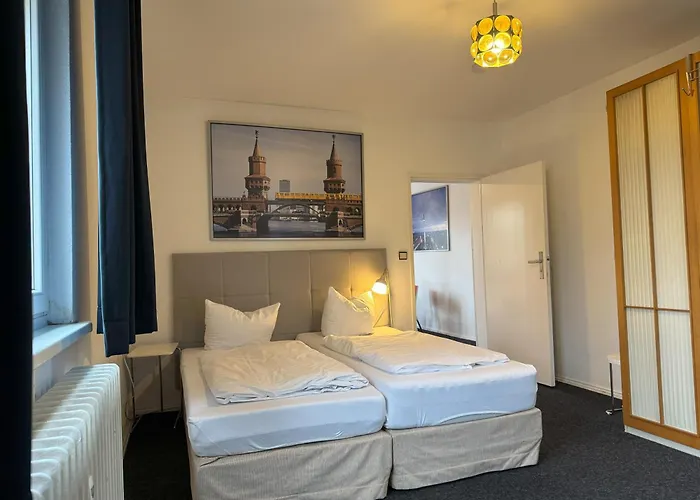M M Central Vintage Family, Handwerker und Monteure Apartments